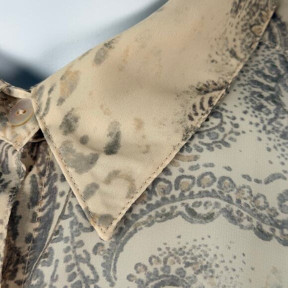 Chicos Top Womens 2 / US Large Paisley Animal Print Semi-sheer Sharkbite Hem - Picture 3 of 16